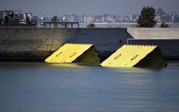 El sistema de diques Moisés en Venecia - Sputnik Mundo