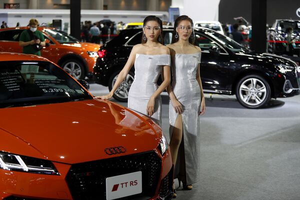 Las curvas futuristas abren el Salón Internacional Automovilístico de Bangkok

 - Sputnik Mundo
