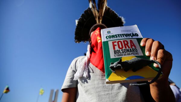 Protestas en Brasil contra el presidente Jair Bolsonaro - Sputnik Mundo