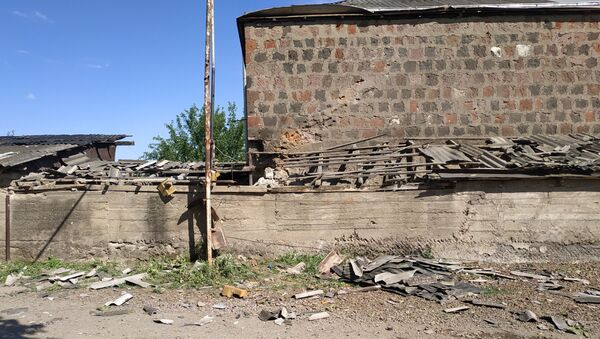 Las consecuencias de choques armados en la frontera entre Azerbaiyán y Armenia - Sputnik Mundo