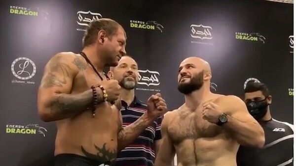 Los luchadores rusos Alexandr Emilianenko y Magomed Ismaílov en ACA 107 MMA - Sputnik Mundo