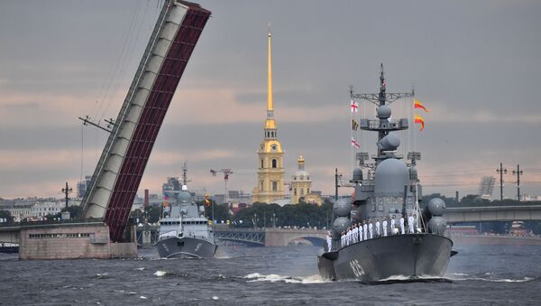 El ensayo del desfile naval dedicado al Día de la Armada de Rusia - Sputnik Mundo