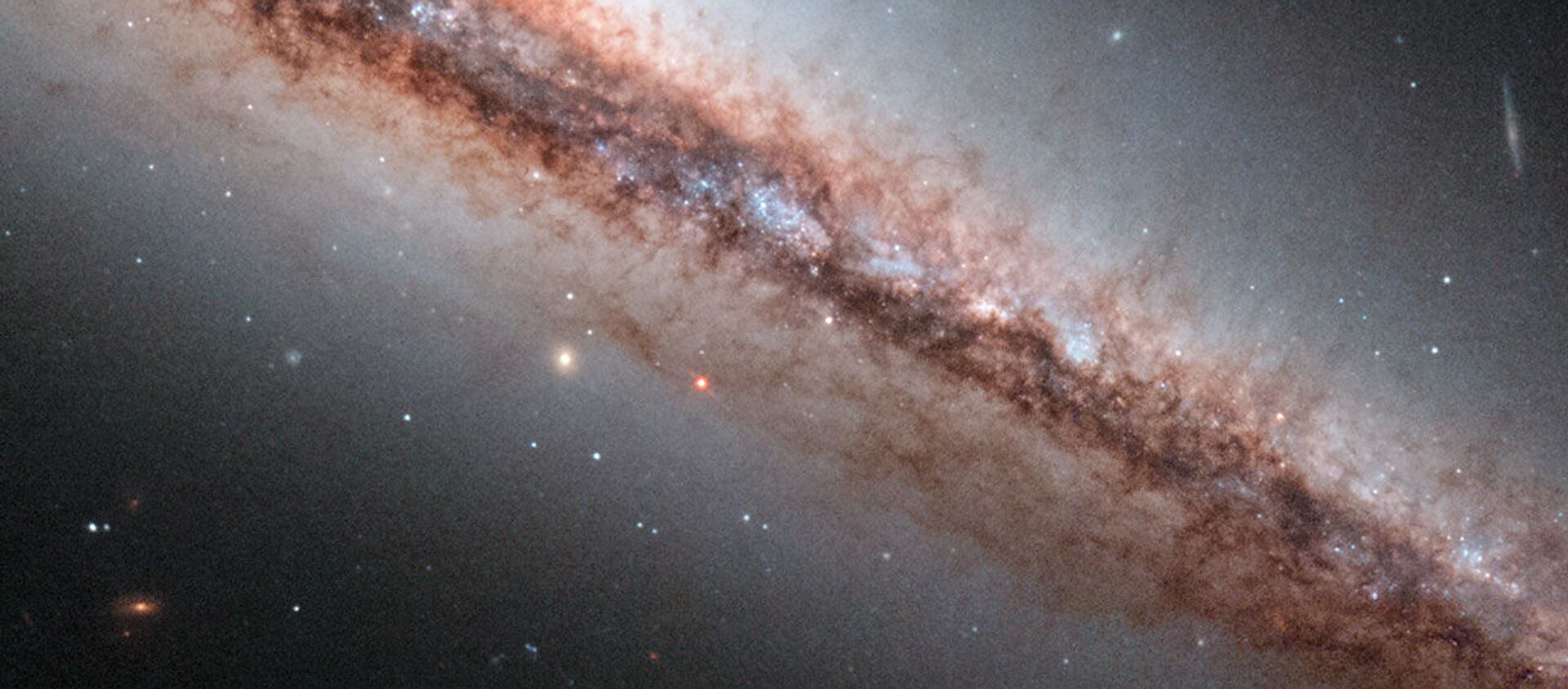 Galaxia NGC 4217 - Sputnik Mundo, 1920, 25.07.2020