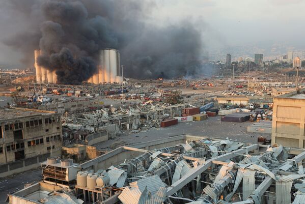 La explosión en el puerto que sacudió todo Beirut - Sputnik Mundo