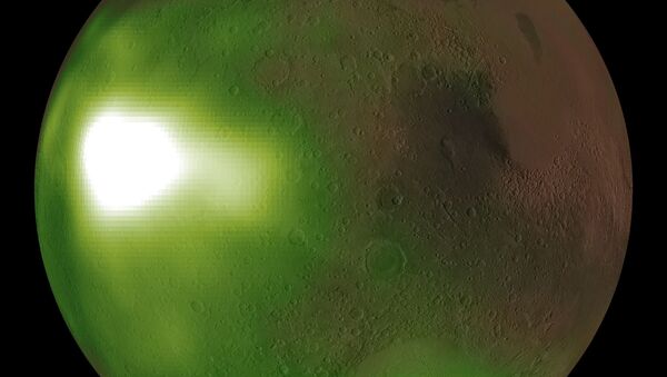 Un brillo ultravioleta nocturno de la atmósfera de Marte - Sputnik Mundo