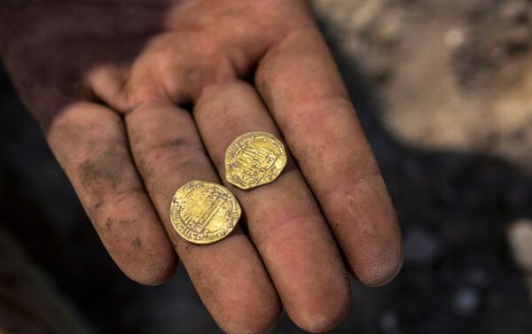 Las monedas de oro de los tiempos del Califato Abasí - Sputnik Mundo