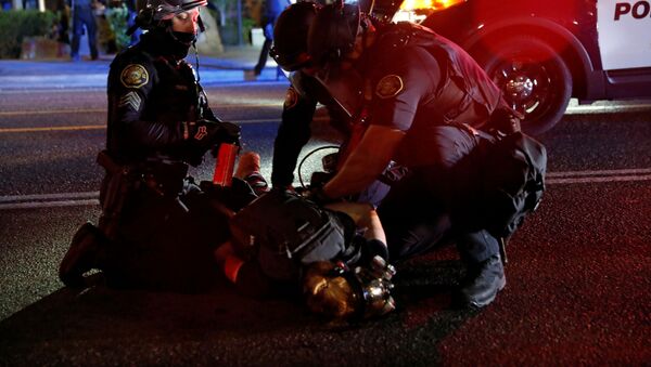Detenciones durante las protestas en Portland - Sputnik Mundo