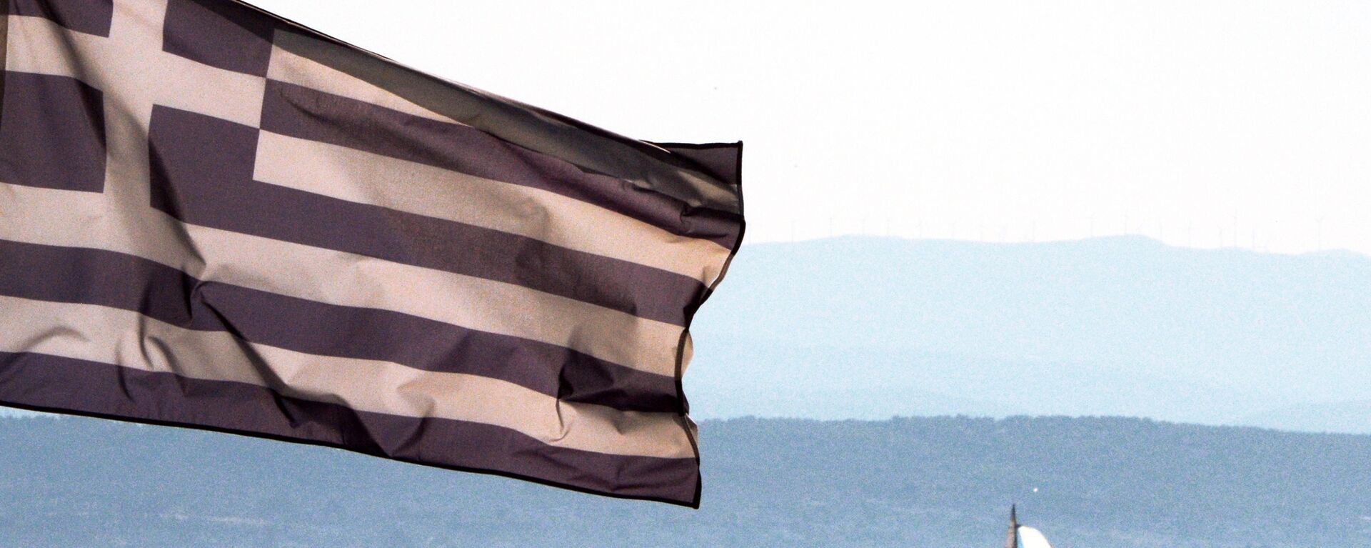Bandera de Grecia en la costa del mar Egeo - Sputnik Mundo, 1920, 01.10.2021