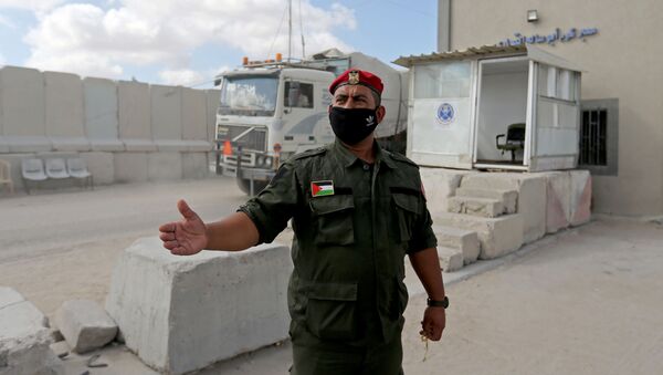 Israel reabre el paso fronterizo Kerem Shalom con la Franja de Gaza - Sputnik Mundo