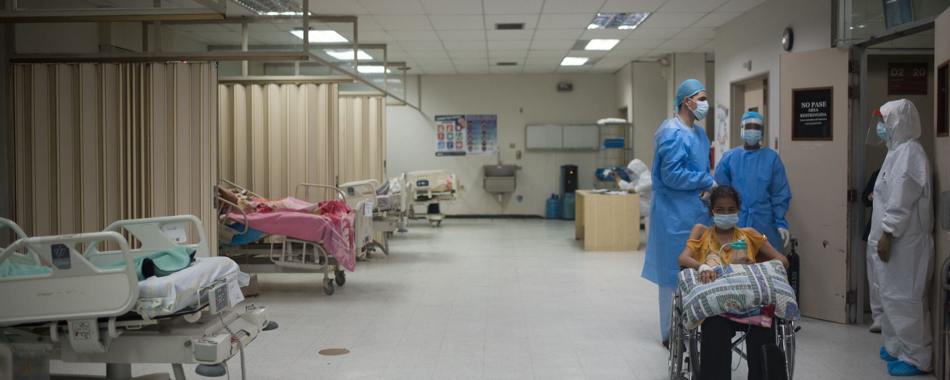 El área de Cuidados Intensivos del hospital Dr. Domingo Luciani, tiene capacidad para 40 personas. - Sputnik Mundo, 1920, 19.10.2022