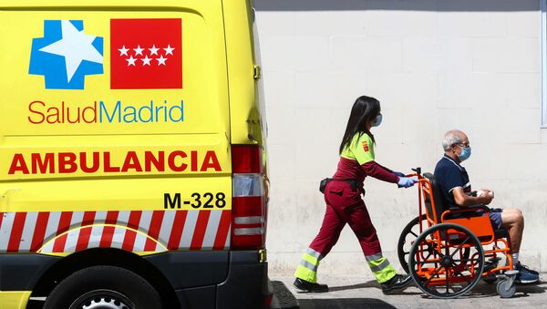 Ambulancia en Madrid - Sputnik Mundo