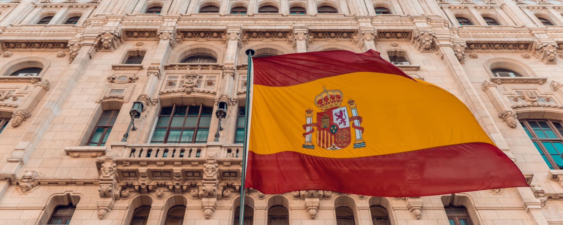 La bandera de España  - Sputnik Mundo, 1920, 07.10.2021