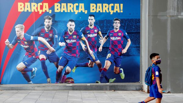 Cartel con jugadores del FC Barcelona - Sputnik Mundo