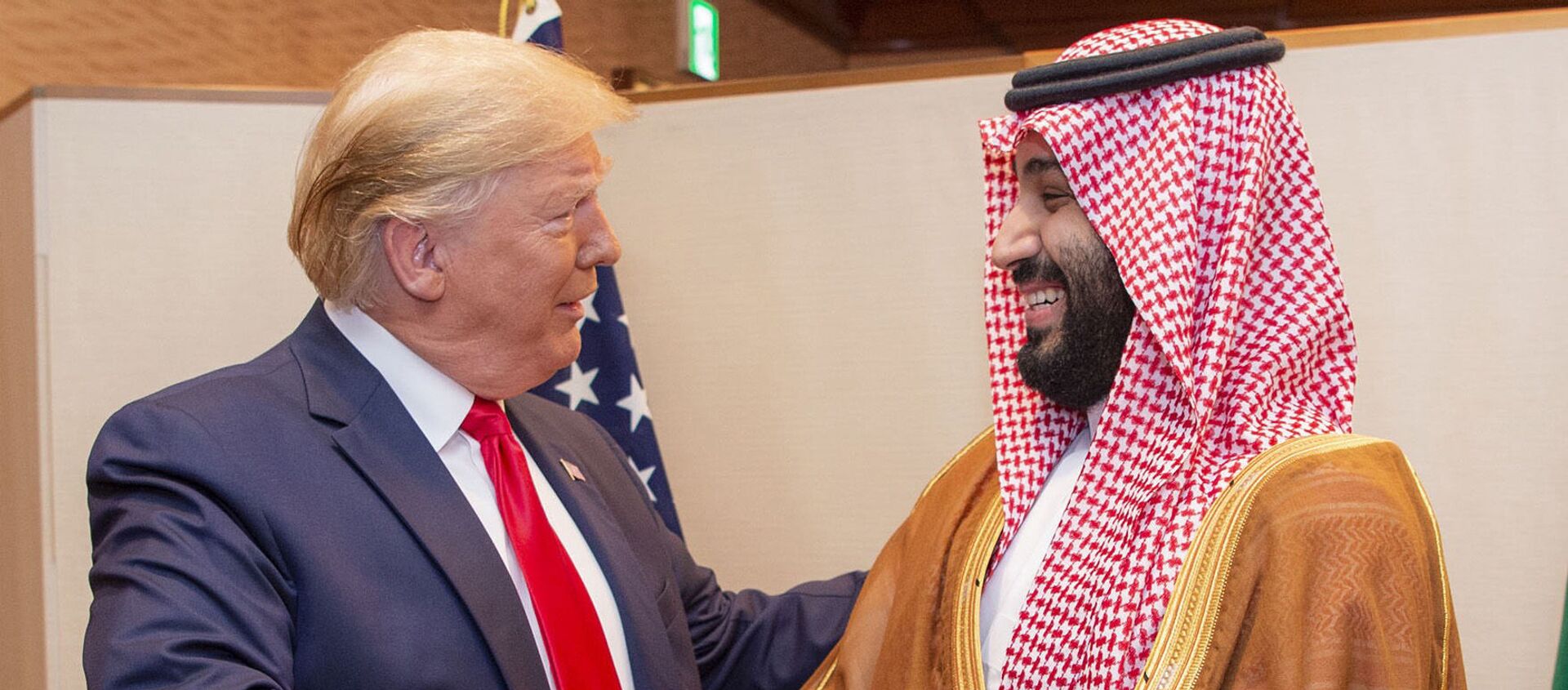 El presidente de EEUU, Donald Trump junto al príncipe heredero de Arabia Saudí, Mohammed bin Salman  - Sputnik Mundo, 1920, 10.09.2020