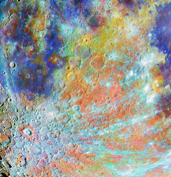 La foto 'Tycho Crater Region with Colours' ('La región del cráter Tycho, en color'), del fotógrafo francés Alain Paillou, ganador en la categoría 'Our Moon'.
 - Sputnik Mundo