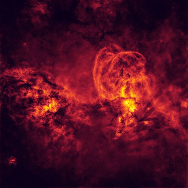 La foto 'Cosmic Inferno' ('Infierno cósmico'), del australiano Peter Ward, ganador en la categoría 'Stars and Nebulae' del concurso.  
 - Sputnik Mundo