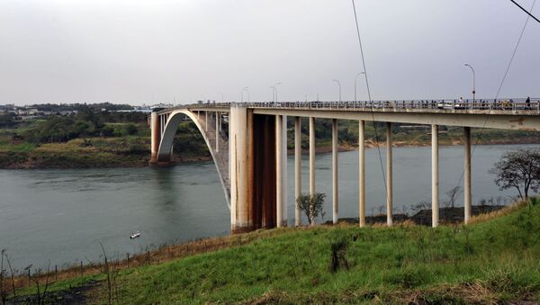 El Puente de la Amistad entre Paraguay y Brasil (archivo) - Sputnik Mundo