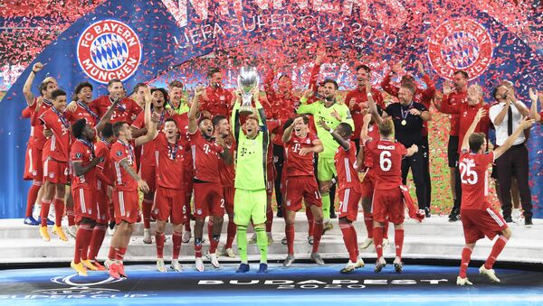 Jugadores del Bayern de Múnich celebrando la Supercopa de Europa - Sputnik Mundo