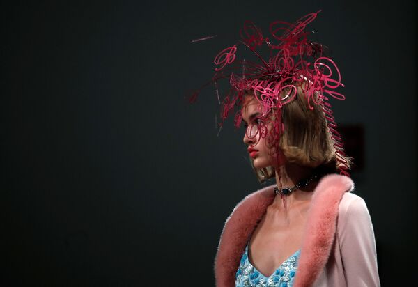 Las tendencias de la Semana de la Moda más atípica de Milán - Sputnik Mundo