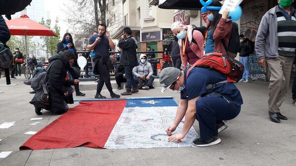 Déjà vu del estallido social en Chile: trabajadores de la salud protestan, Carabineros reprime - Sputnik Mundo