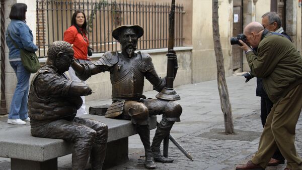 Monumento a Don Quijote y Sancho Panza en Alcalá de Henares (Madrid) - Sputnik Mundo