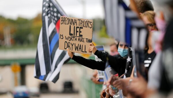 Protestas contra la condena por la muerte de Breonna Taylor en EEUU - Sputnik Mundo