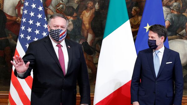 El secretario de Estado de EEUU, Mike Pompeo, y el primer ministro italiano, Giuseppe Conte - Sputnik Mundo