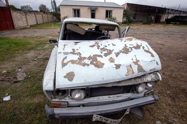 Lágrimas y sufrimiento: así se vive el conflicto en Nagorno Karabaj - Sputnik Mundo