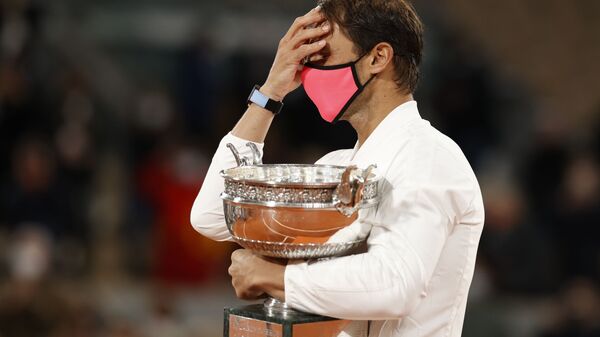 Rafael Nadal celebra la victoria en el Roland Garros - Sputnik Mundo