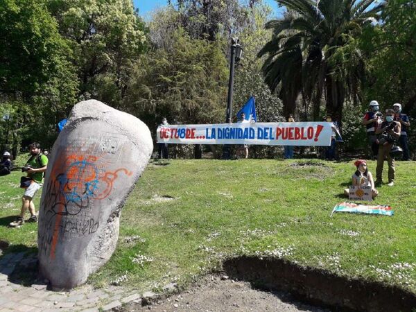Marcha por la lucha mapuche y el 12 de octubre en Chile - Sputnik Mundo