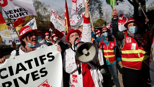 Protesta de los trabajadores de salud en París - Sputnik Mundo