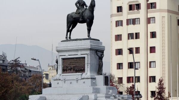 Monumento al general Manuel Baquedano, ubicado en la Plaza Italia en Santiago, Chile - Sputnik Mundo