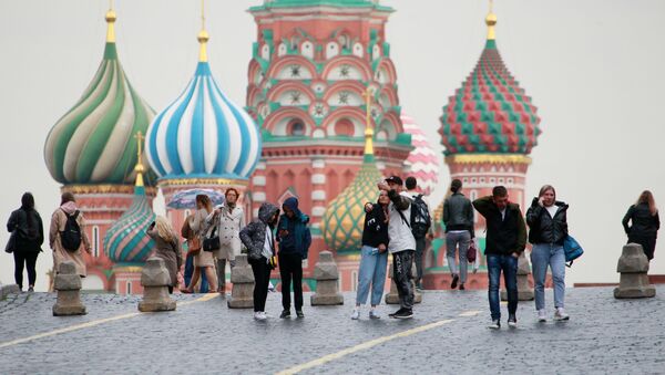 La gente en la Plaza Roja de Moscú - Sputnik Mundo