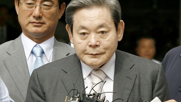 El presidente de Samsung, Lee Kun-Hee  - Sputnik Mundo