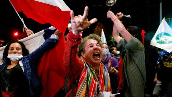 Chile celebra el triunfo del 'sí' a la nueva Constitución - Sputnik Mundo