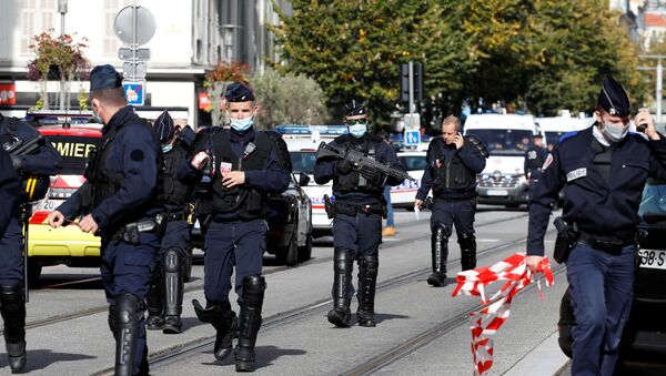 Fuerzas de seguridad franceses en el lugar del ataque en Niza - Sputnik Mundo