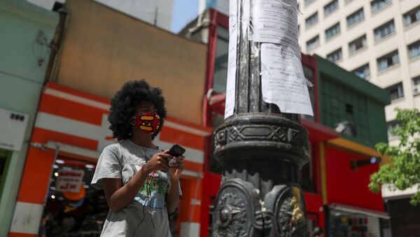 Ofertas de trabajo en un poste en Sao Paulo, Brasil - Sputnik Mundo