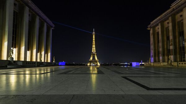El toque de queda en París - Sputnik Mundo