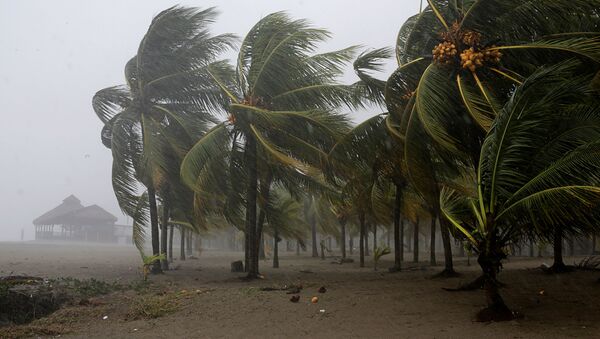 El huracán Eta a su paso por Honduras - Sputnik Mundo