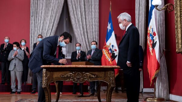 Juramentación de Rodrigo Delgado como ministro del Interior de Chile - Sputnik Mundo
