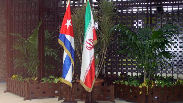 Banderas de Cuba e Irán - Sputnik Mundo