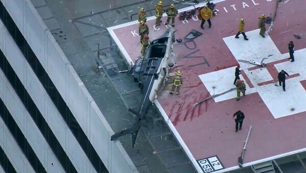 El accidente con el helicóptero ambulancia en Los Ángeles - Sputnik Mundo