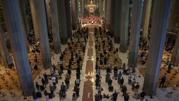 Una misa en la Sagrada Familia con motivo de la beatificación de Joan Roig i Diggle - Sputnik Mundo