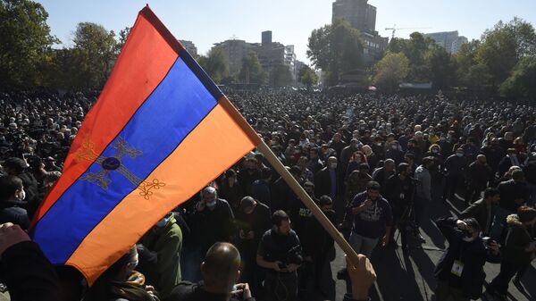 Los manifestantes en Ereván, Armenia - Sputnik Mundo