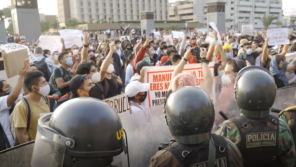 Crecen las tensiones en Perú por las protestas contra la destitución de Vizcarra - Sputnik Mundo