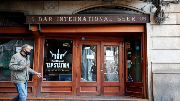 Un bar cerrado en Cataluña - Sputnik Mundo