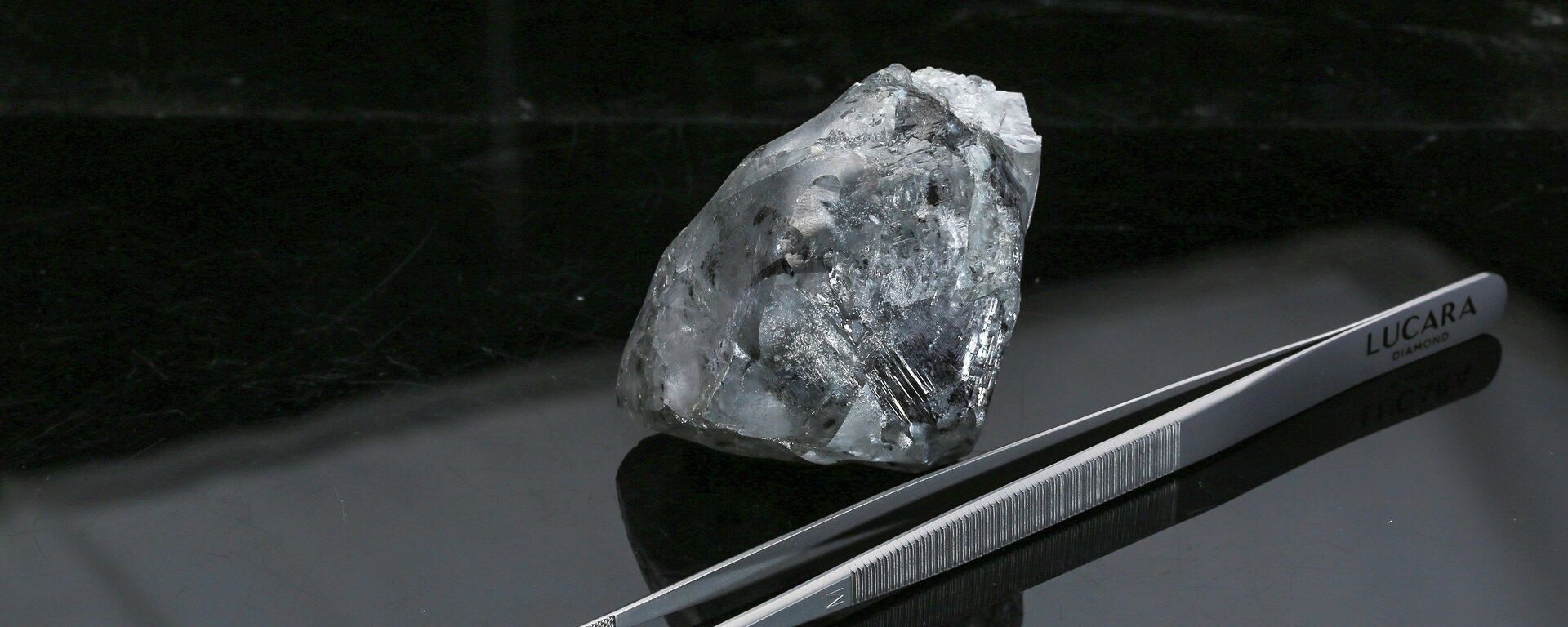 El diamante blanco de 998 quilates encontrado en la mina de Karowe en Botswana - Sputnik Mundo, 1920, 28.09.2022