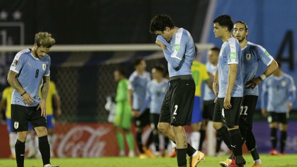 Futbolistas de Uruguay se lamentan tras la derrota contra Brasil en Montevideo por Eliminatorias para Catar 2022 - Sputnik Mundo