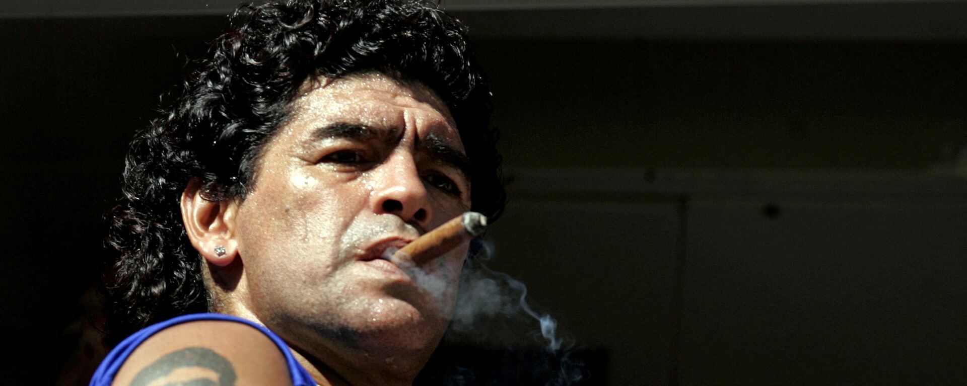 Diego Maradona fumando - Sputnik Mundo, 1920, 07.10.2021