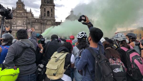 La megamarcha feminista en la Ciudad de México, el 25 de noviembre de 2020 - Sputnik Mundo